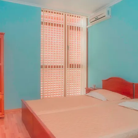 Sun Apartment *